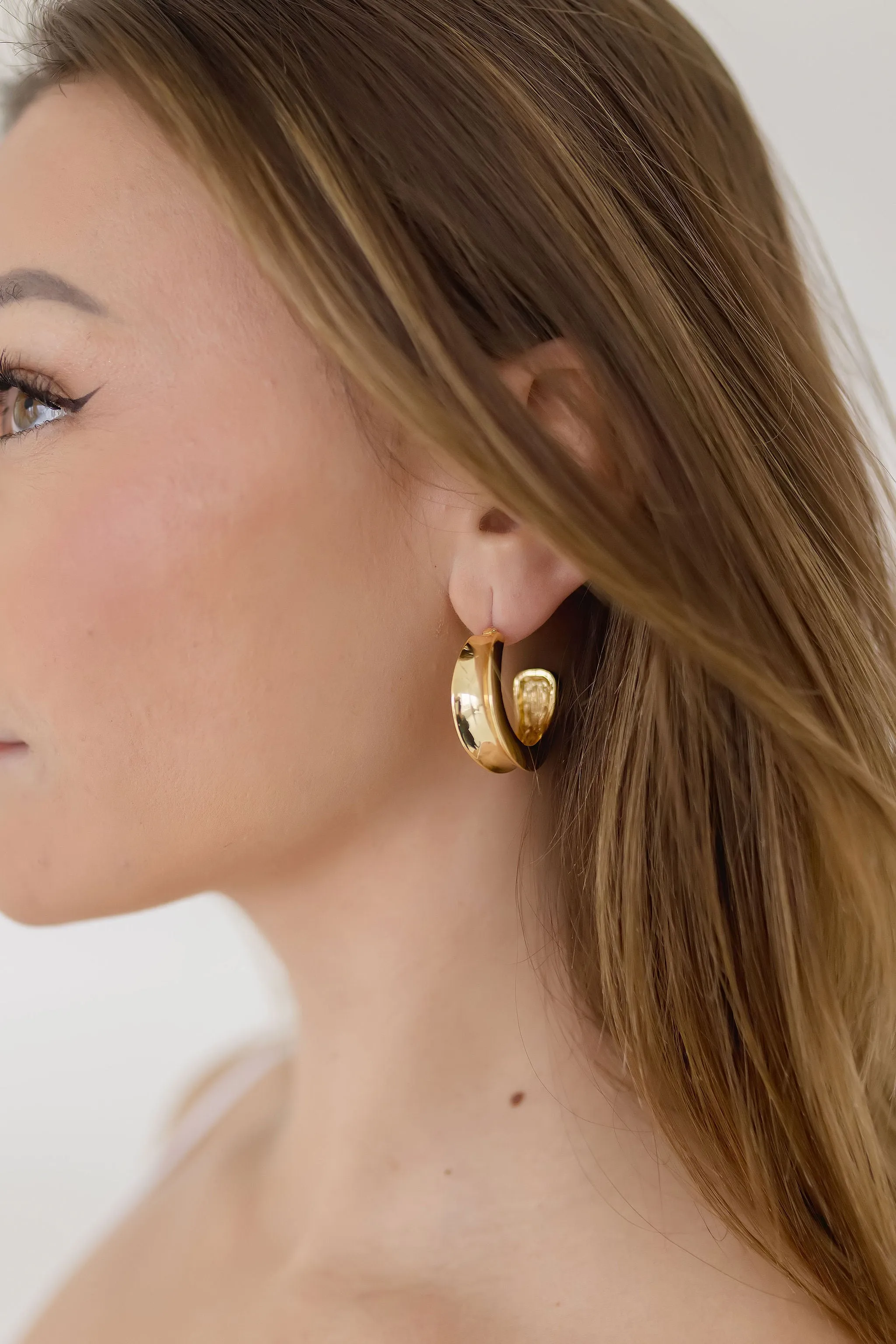Caelin Chunky Hoop Earrings Gold
