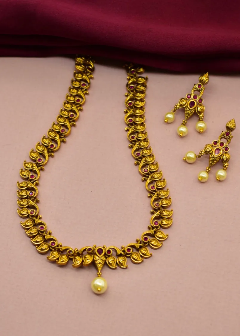 ETHEREAL AHILYA NECKLACE