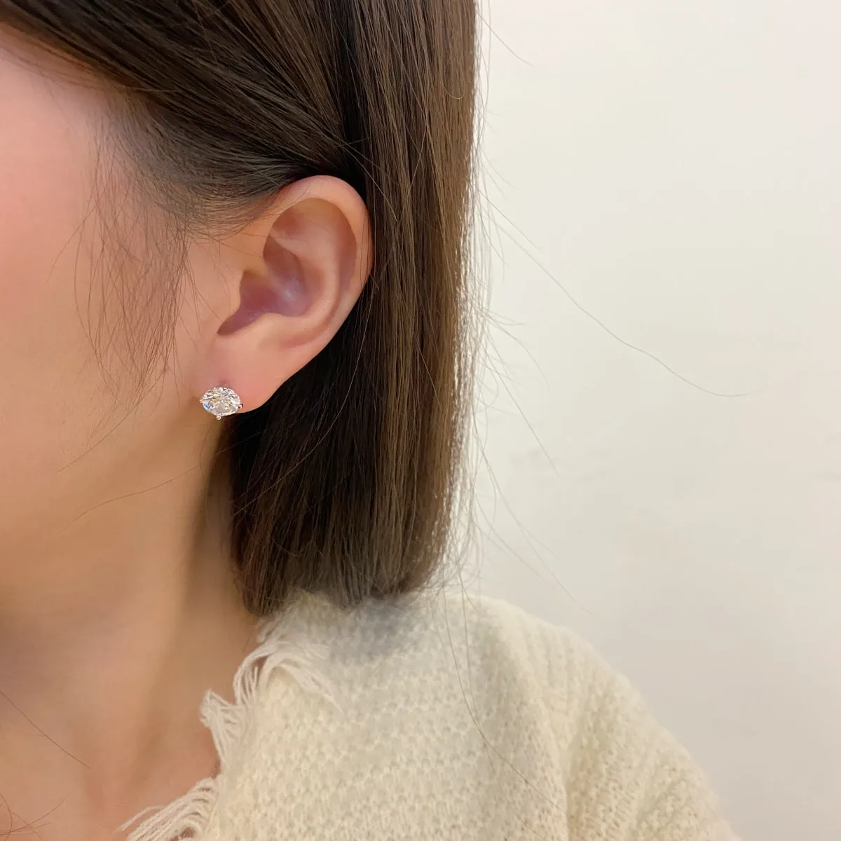 [Goodv]Stylish Shiny Round Center Stone Stud Earrings