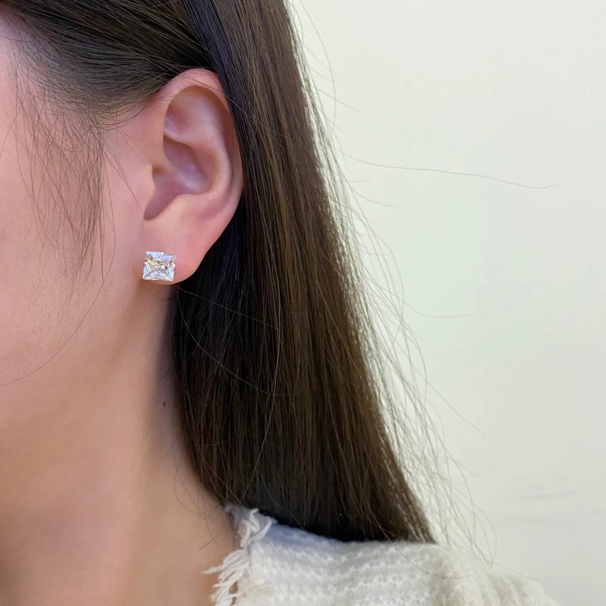 [Goodv]Stylish Shiny Square Center Stone Stud Earrings