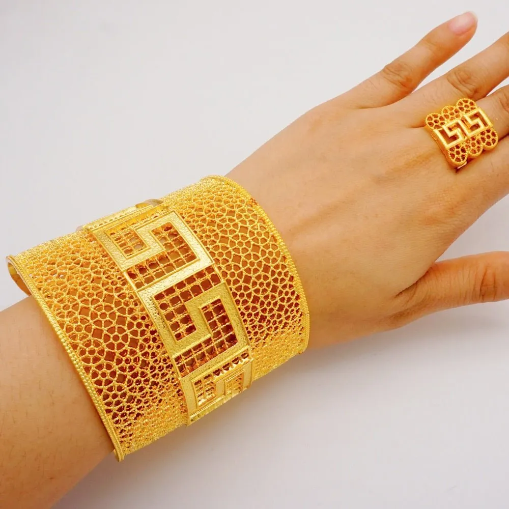 Luxury Female Big Gold Color Bangles: Elegant Bracelets for Weddings and Special Occasions