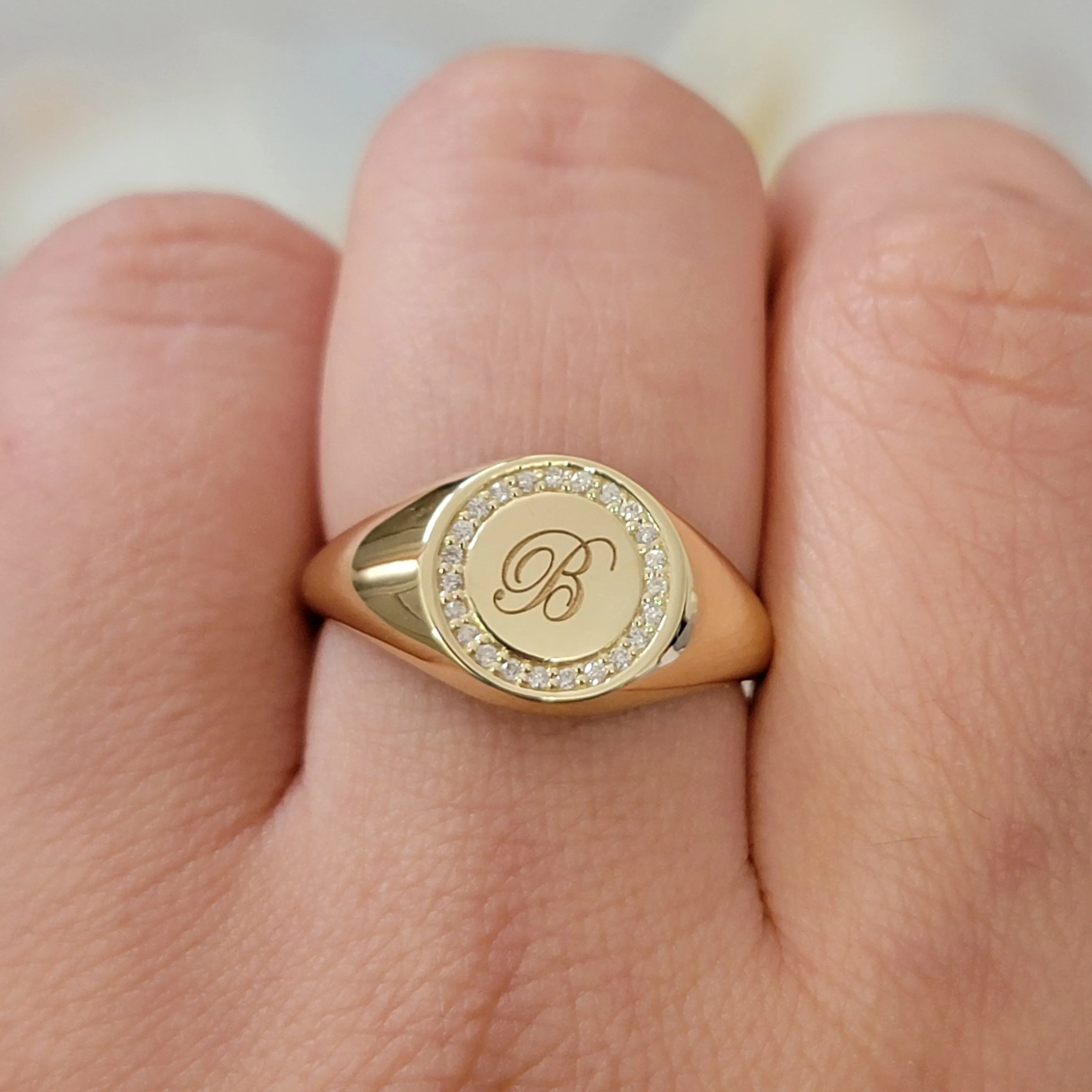 Personalized Diamond Signet Ring in 14k Gold  /Signet Diamond Ring For Women / Initial Ring / Monogram Ring /  Letter Engraved Ring