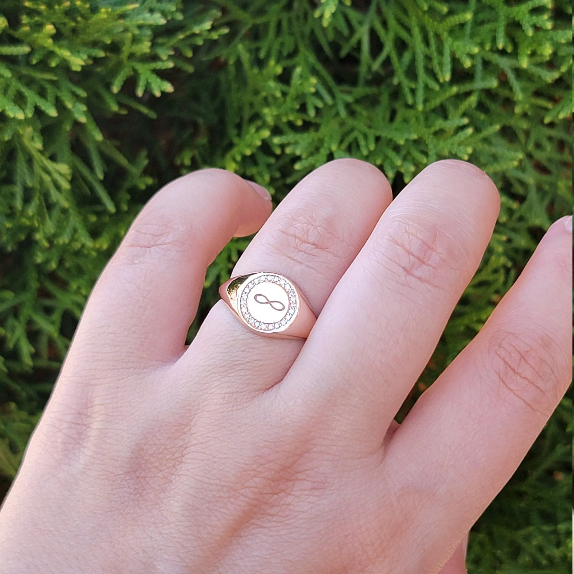 Personalized Diamond Signet Ring in 14k Gold  /Signet Diamond Ring For Women / Initial Ring / Monogram Ring /  Letter Engraved Ring