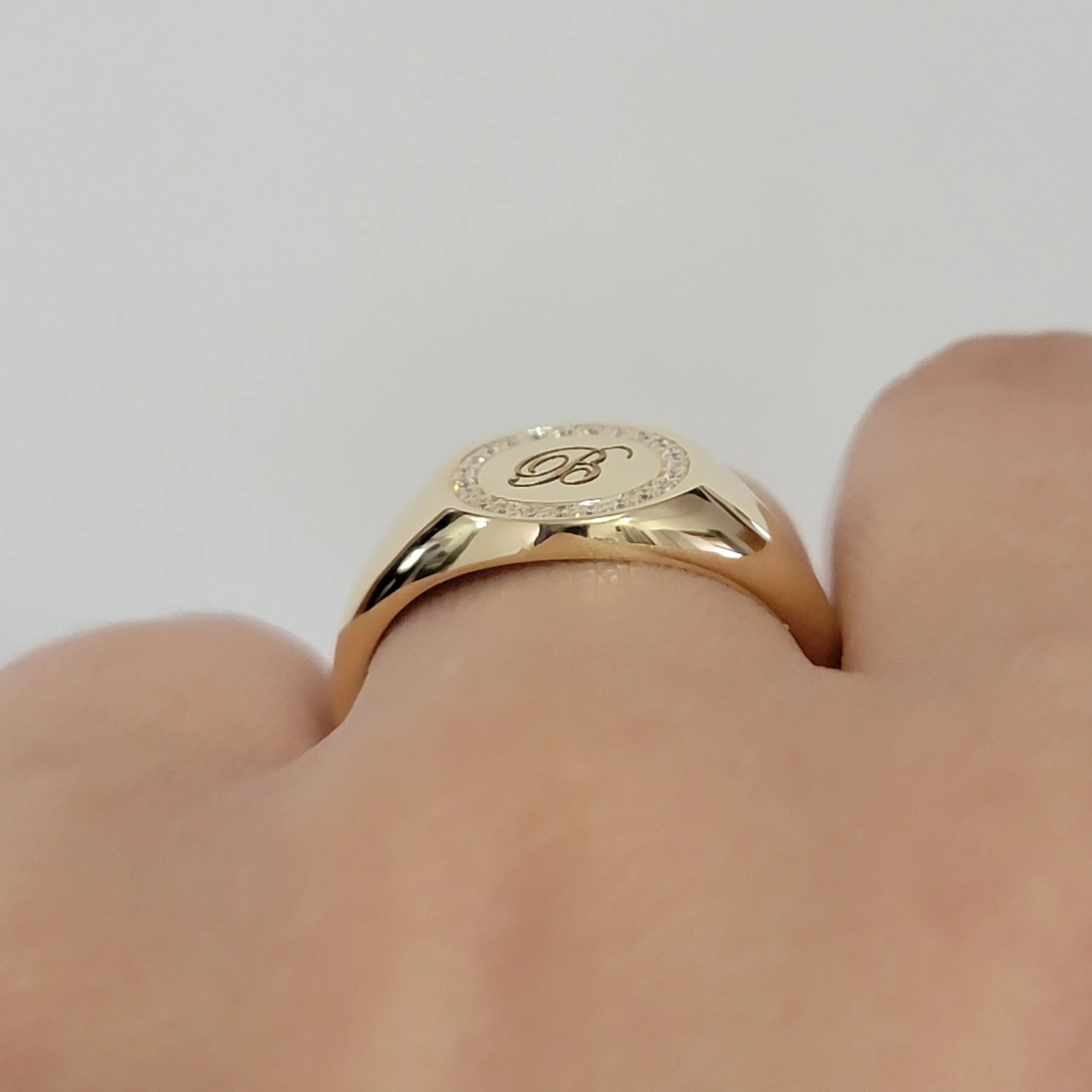 Personalized Diamond Signet Ring in 14k Gold  /Signet Diamond Ring For Women / Initial Ring / Monogram Ring /  Letter Engraved Ring