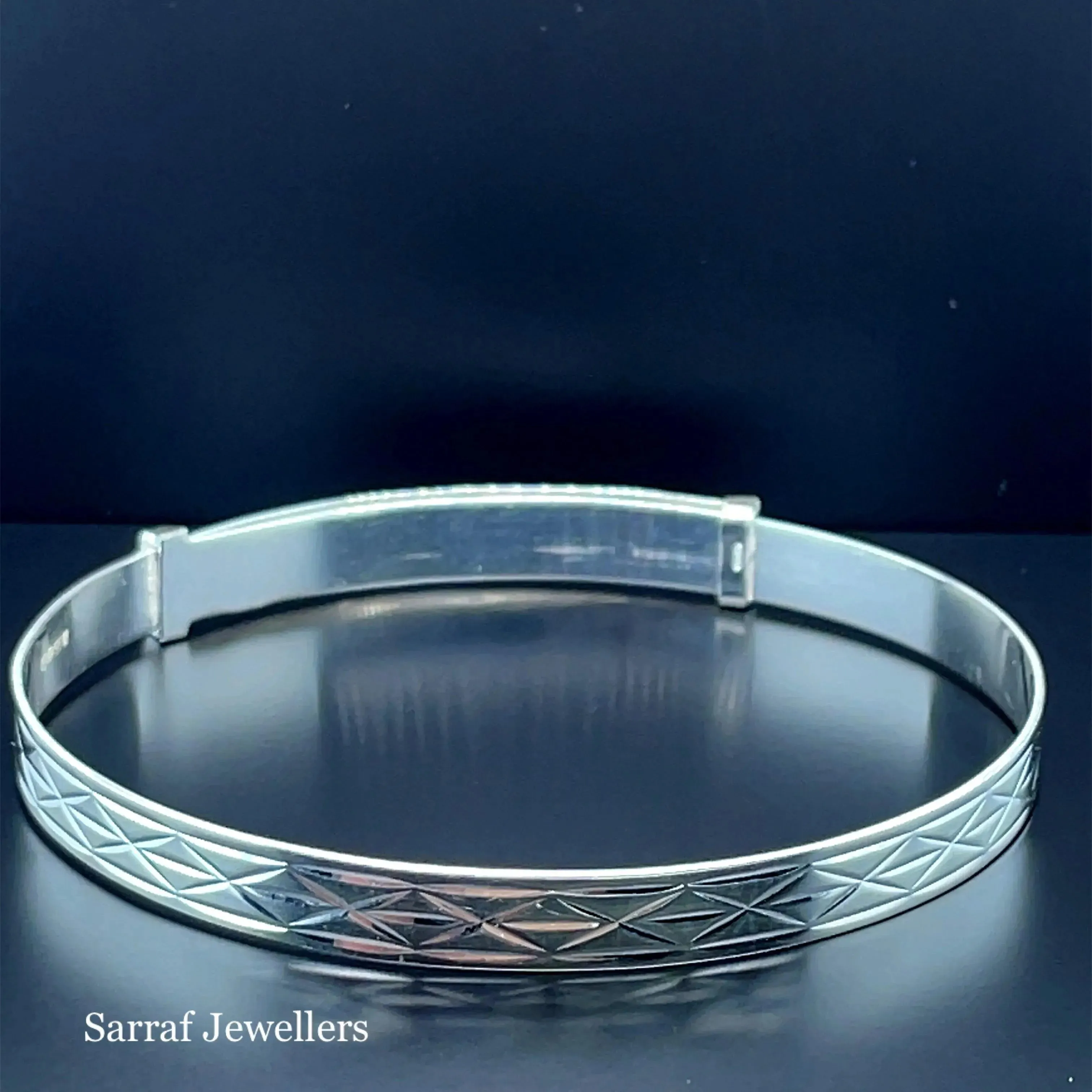 Silver Ladies Round Diamond Cut Design Expandable Bangle | Shop Online Sarraf Jewellers UK