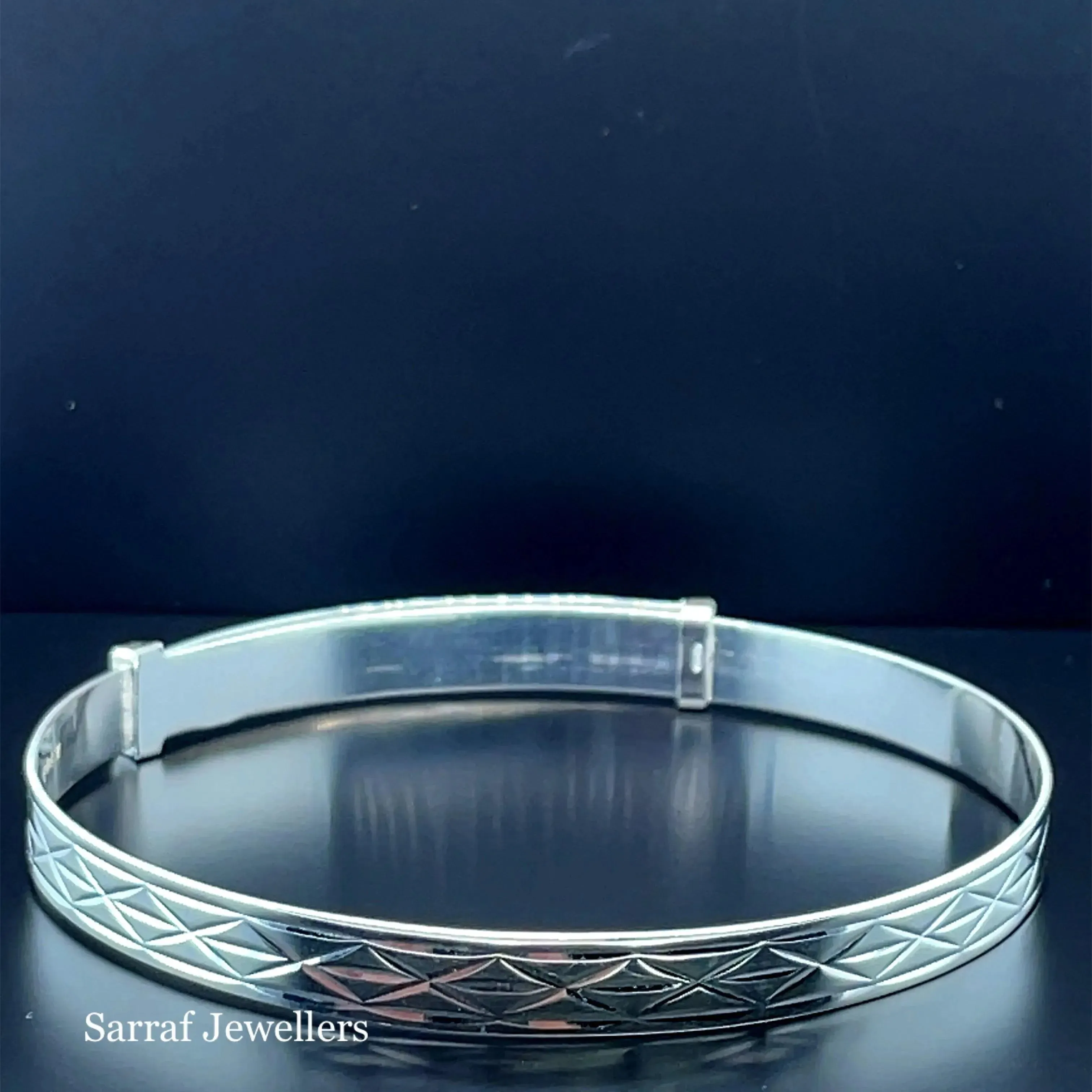 Silver Ladies Round Diamond Cut Design Expandable Bangle | Shop Online Sarraf Jewellers UK