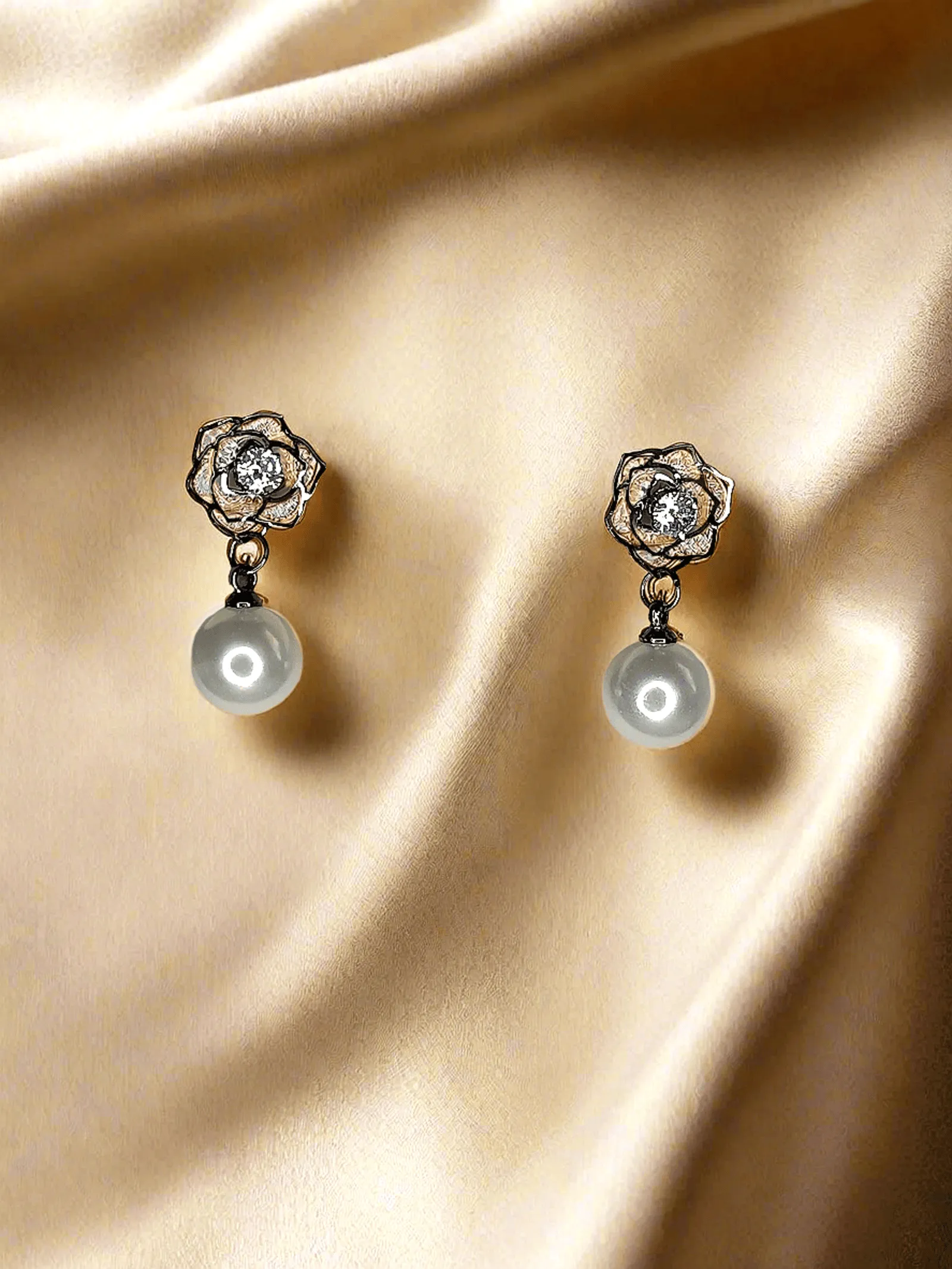 Trendy light weight shiny earring with korean western stylish danglers*b