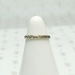 Wee White Gold Band with Irises